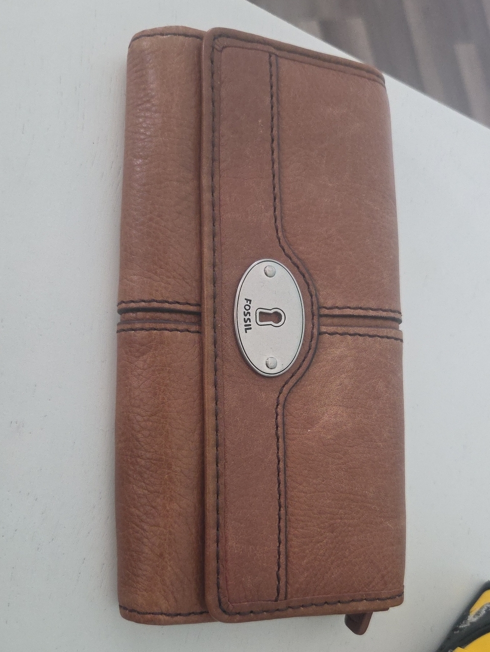 Fossil Tan Leather Trifold Wallet with Silver Lock Accent